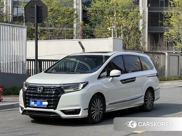Honda Elysion 2023 Белый из Китая