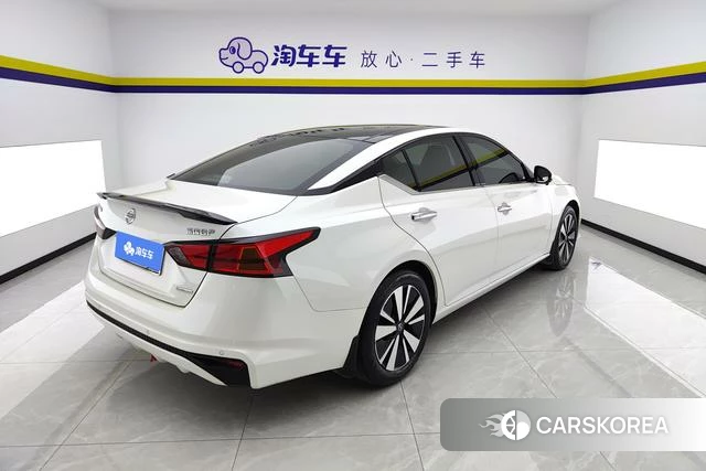 Nissan Altima 2022 Белый из Китая