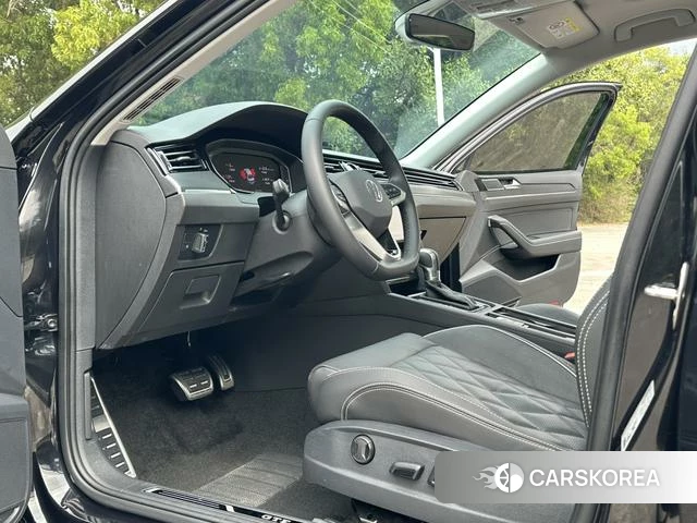 Volkswagen Magotan 2024 Черный из Китая