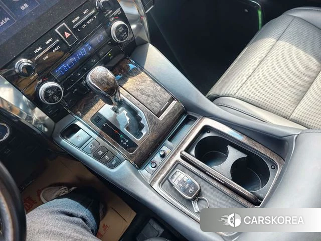 Toyota Alphard 2021 Белый из Китая