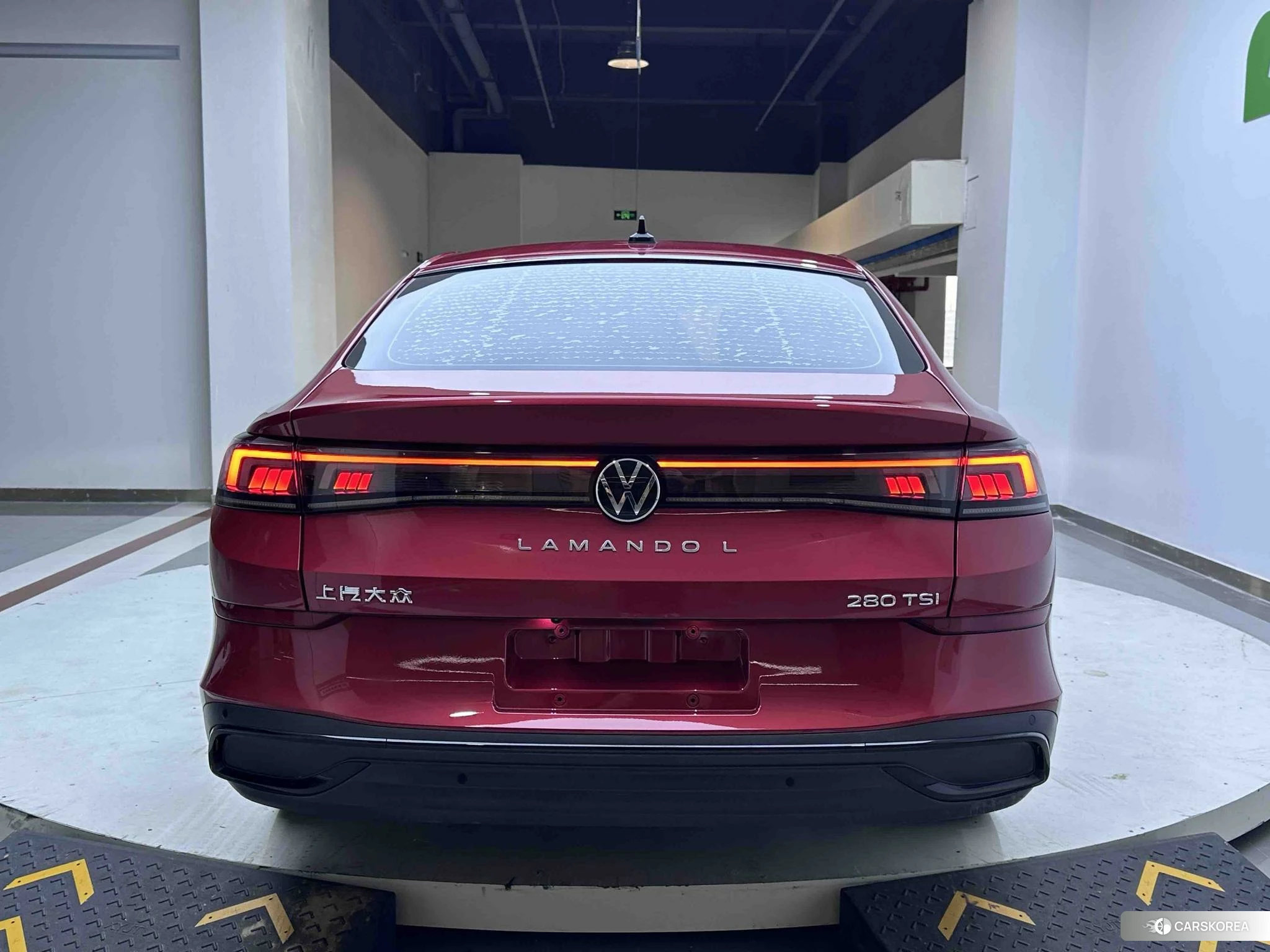 Volkswagen Lamando 2022 Красный из Китая