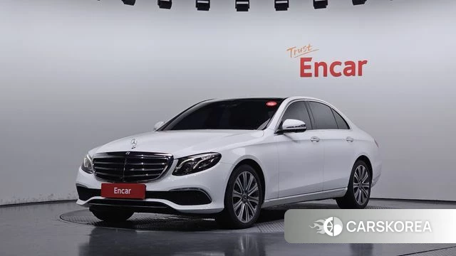 Mercedes-Benz E-Class W213 2019 Белый из Кореи