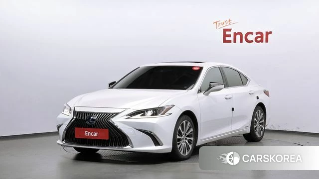 Lexus ES300h 7th generation 2020 Белый из Кореи