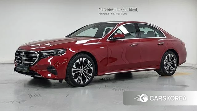 Mercedes-Benz E-Class W214 2025 Красный из Кореи