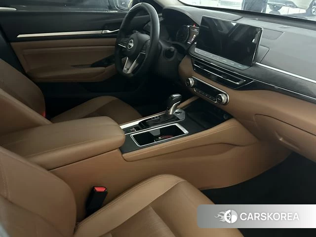 Nissan Altima 2023 Черный из Китая