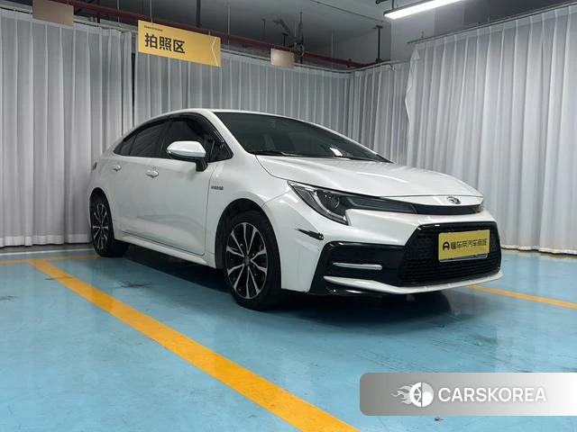 Toyota Levin 2021 Белый из Китая