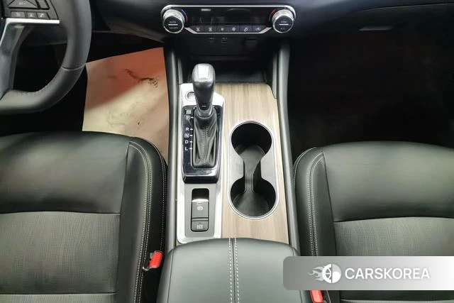 Nissan Altima 2022 Черный из Китая