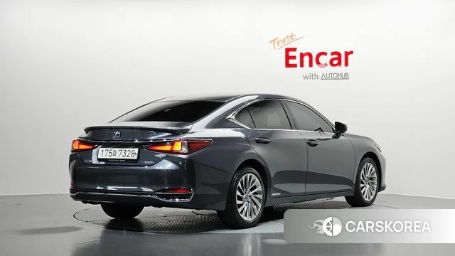 Lexus ES300h 7th generation 2022 Серый из Кореи