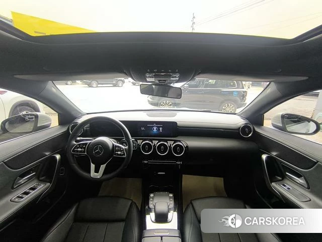 Mercedes-Benz A-Class 2021 Белый из Китая