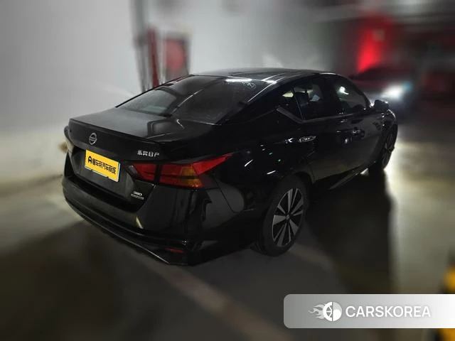 Nissan Altima 2021 Черный из Китая