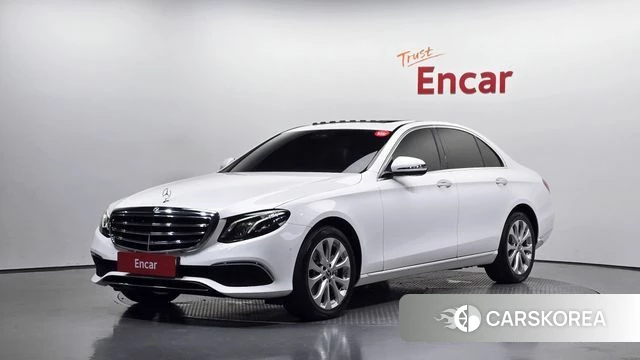 Mercedes-Benz E-Class W213 2019 Белый из Кореи