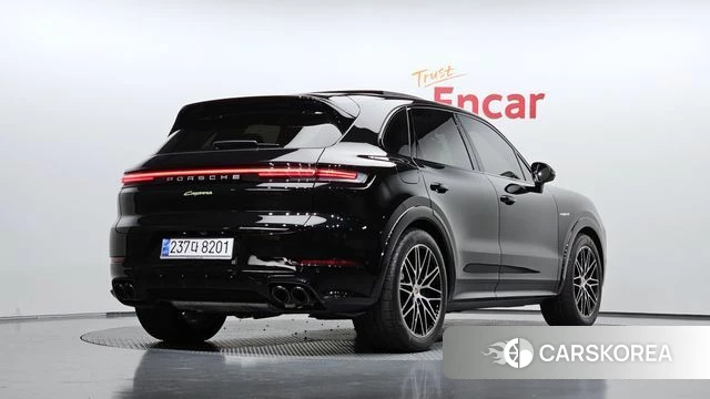 Porsche Cayenne (PO536) 2024 Черный из Кореи