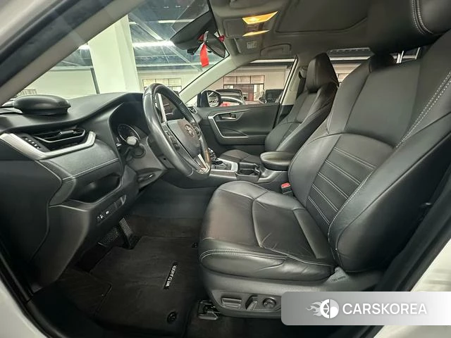 Toyota Wildlander 2022 Белый из Китая