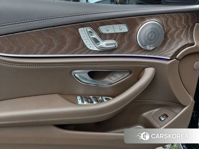 Mercedes-Benz E-Class 2023 Черный из Китая