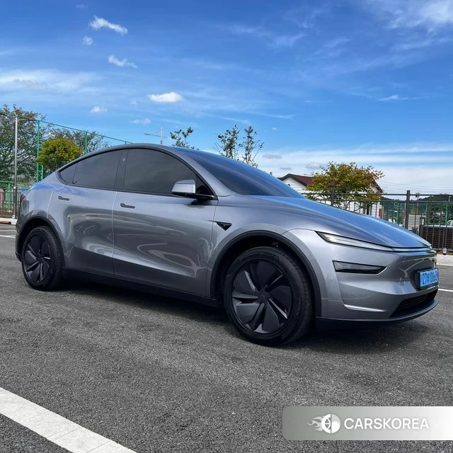 Tesla Model Y 2026 Серебряный из Кореи