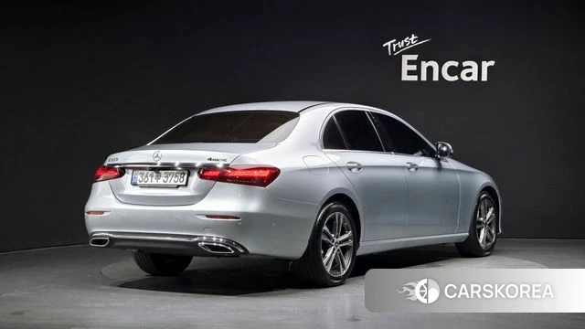 Mercedes-Benz E-Class W213 2021 Серебряный из Кореи