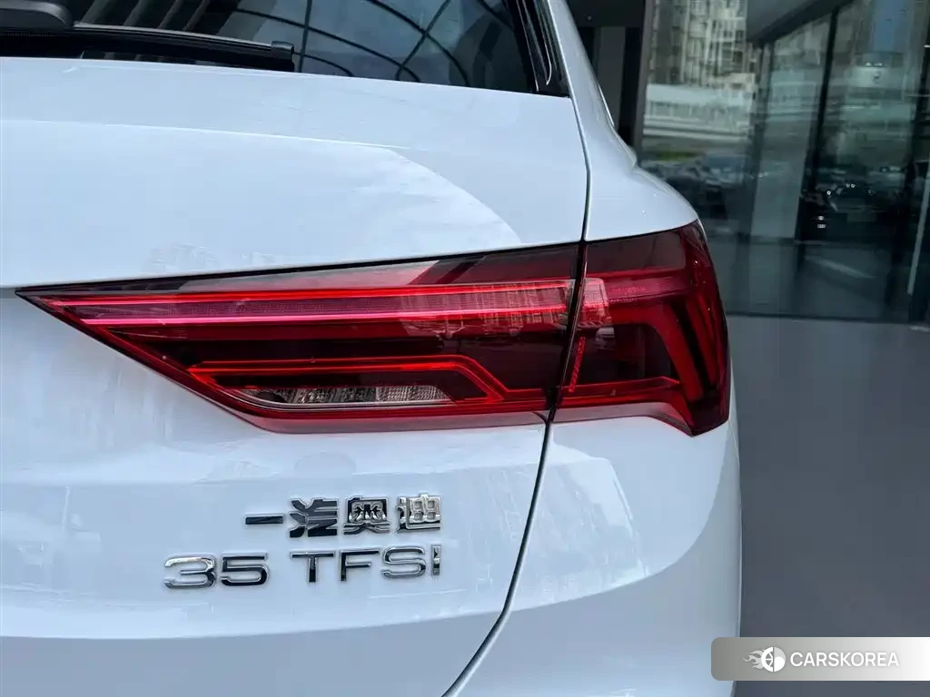 Audi Q3 2024 Белый из Китая