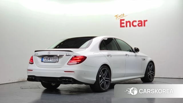 Mercedes-Benz E-Class W213 2018 Белый из Кореи