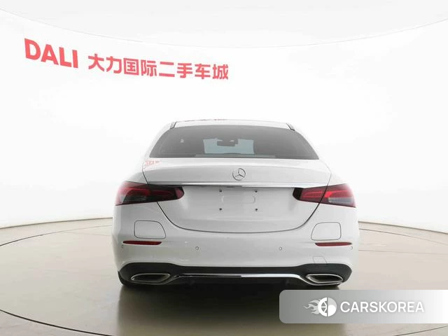 Mercedes-Benz E-Class 2023 Белый из Китая