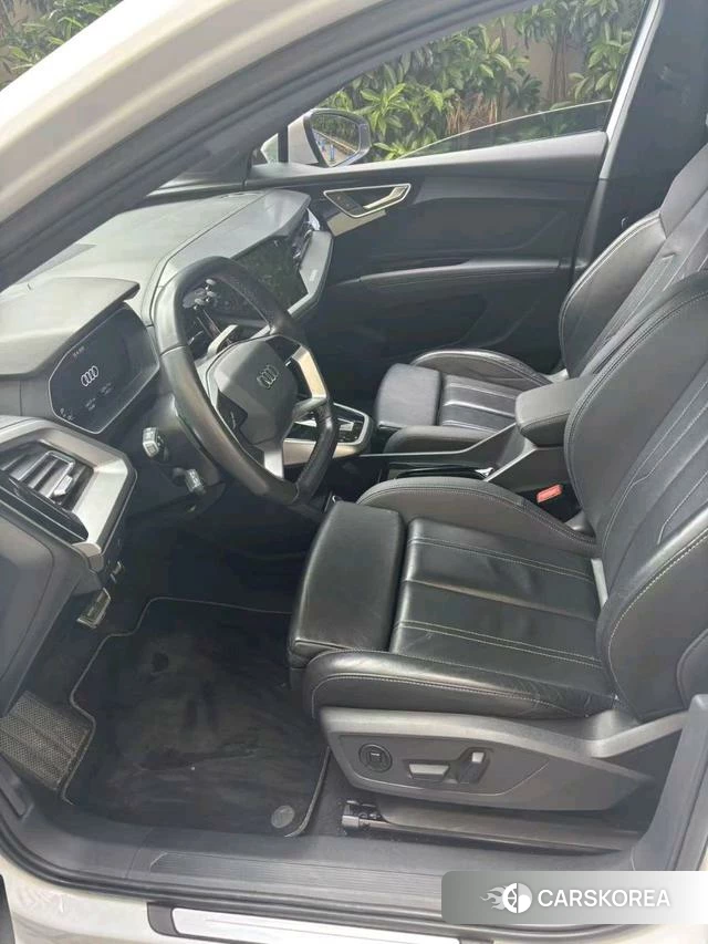 Audi Q4 2023 Белый из Китая