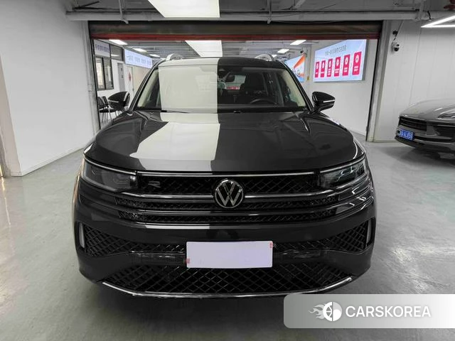 Volkswagen Tavendor 2023 Черный из Китая
