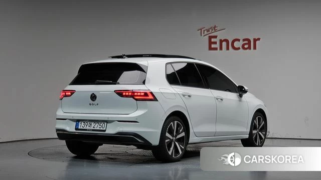 Volkswagen Golf 8th Generation 2025 Белый из Кореи