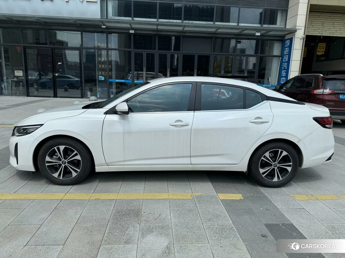 Nissan Sylphy 2023 Белый из Китая