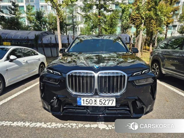 BMW X7 (G07) 2024 Черный из Кореи