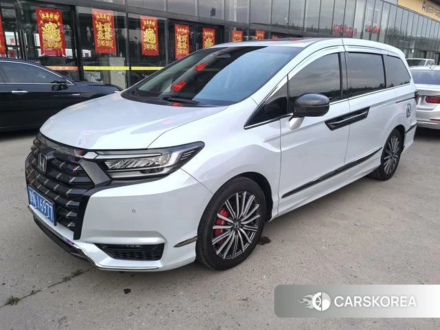 Honda Elysion 2024 Белый из Китая