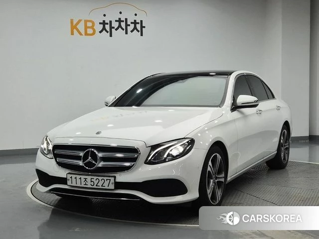 Mercedes-Benz E-Class W213 2019 Белый из Кореи