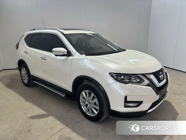 Nissan X-Trail 2023 Белый из Китая