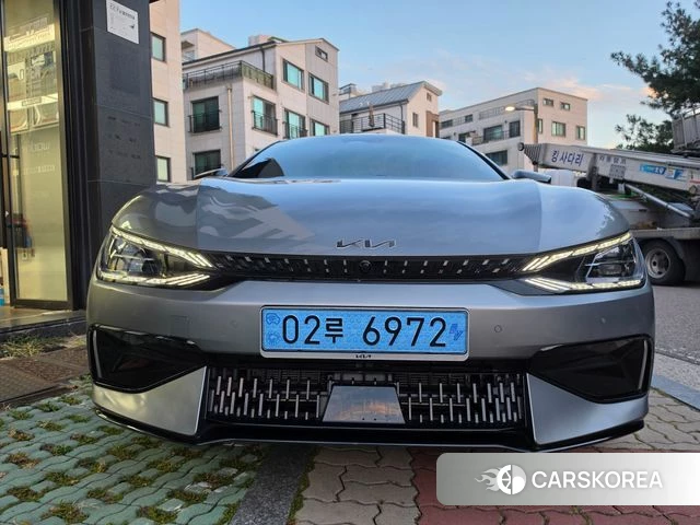 Kia EV6 2023 Серебристо-серый из Кореи
