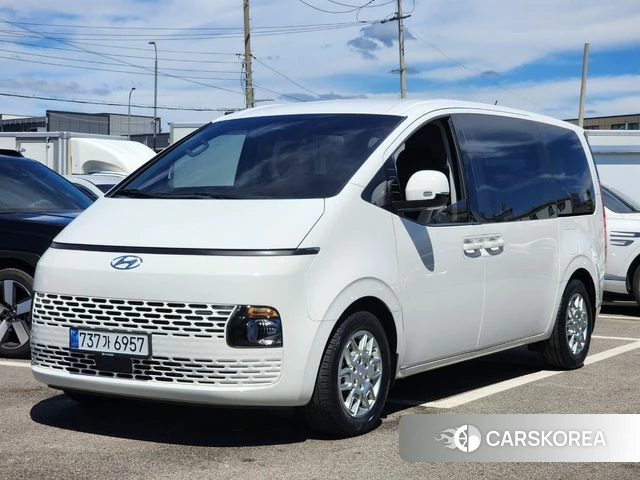 Hyundai Staria 2023 Белый из Кореи