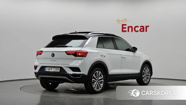 Volkswagen T-Roc 2021 Белый из Кореи