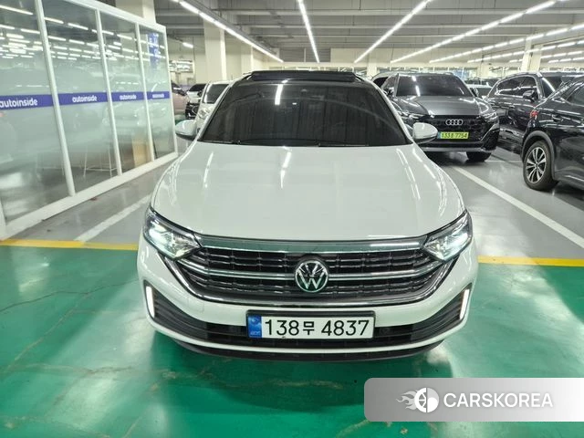 Volkswagen 7th Generation of Jetta 2023 Белый из Кореи