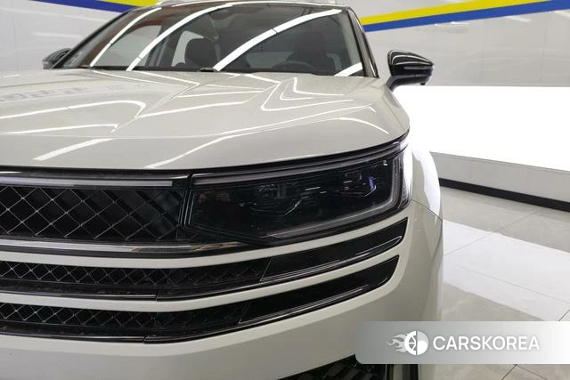 Volkswagen Tavendor 2023 Белый из Китая
