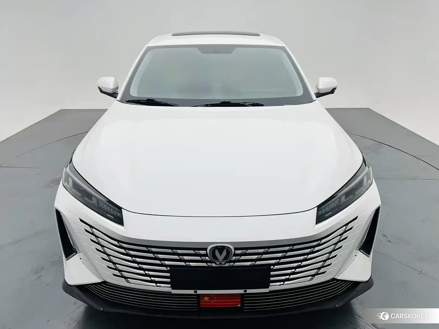 Chang'an Yidong 2025 Белый из Китая
