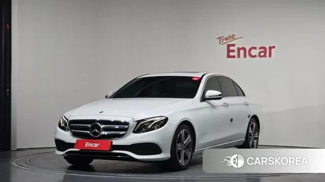 Mercedes-Benz E-Class W213 2018 Белый из Кореи