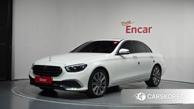 Mercedes-Benz E-Class W213 2023 Белый из Кореи