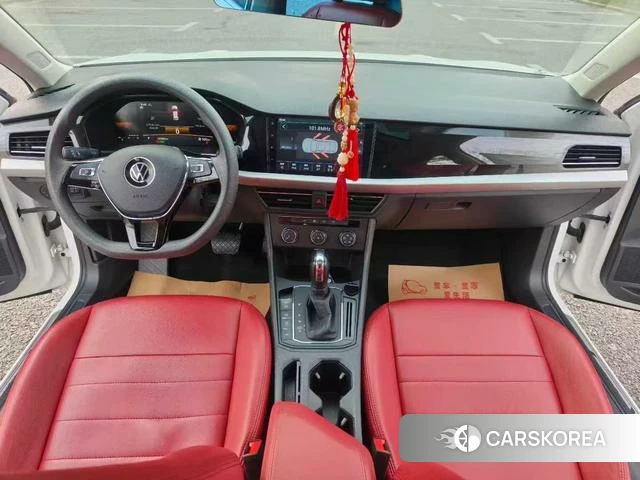 Volkswagen Lavida 2021 Белый из Китая