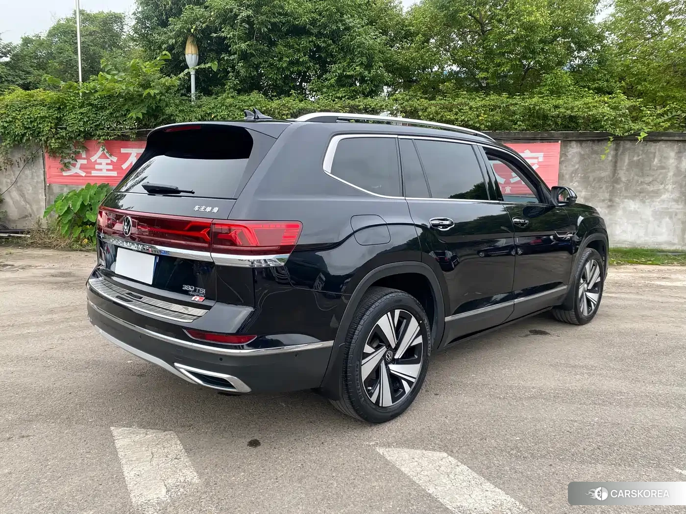 Volkswagen Touareg 2024 Черный из Китая