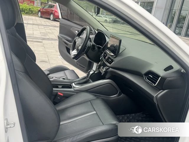 Hyundai Lafesta 2021 Белый из Китая