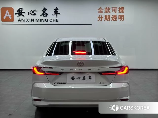 Toyota Camry 2024 Белый из Китая