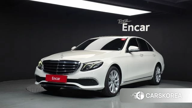 Mercedes-Benz E-Class W213 2018 Белый из Кореи