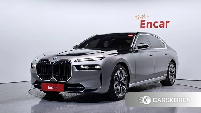 BMW 7 Series (G70) 2024 Серебристо-серый из Кореи