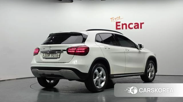 Mercedes-Benz GLA-Class X156 2018 Белый из Кореи