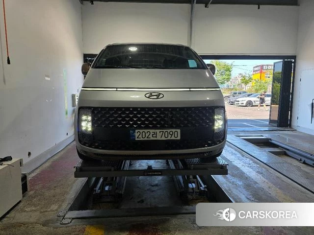 Hyundai Staria 2022 Серебряный из Кореи