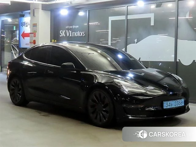 Tesla Model 3 2021 Черный из Кореи