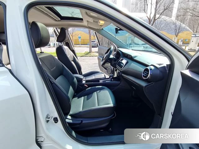 Nissan Kicks 2023 Белый из Китая
