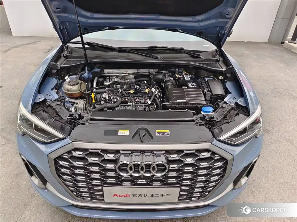 Audi Q3 Sportback 2022 Silver/gray из Китая